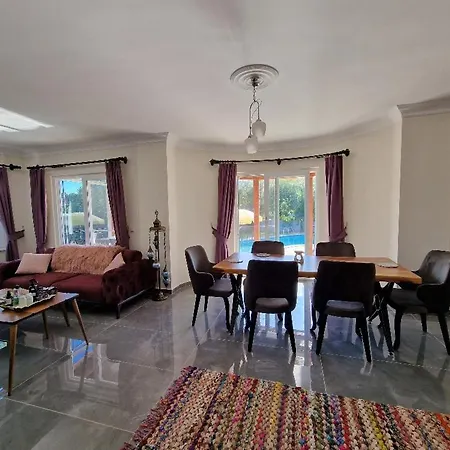Villa Manevi *